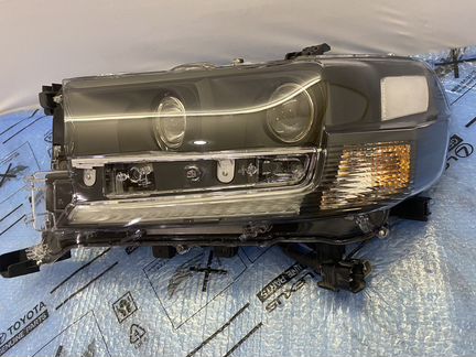Фара левая Executive Toyota Land Cruiser 200
