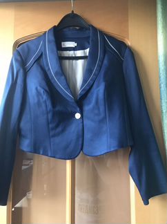 Женский костюм с юбкой