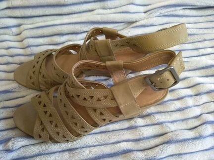 Новые босоножки бежевые бренд 38 р