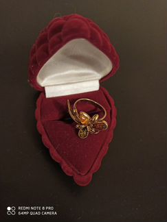Серебряное кольцо с янтарем