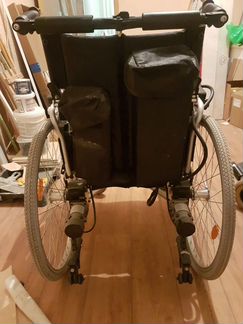 Инвалидная кресло-коляска с электроприводом