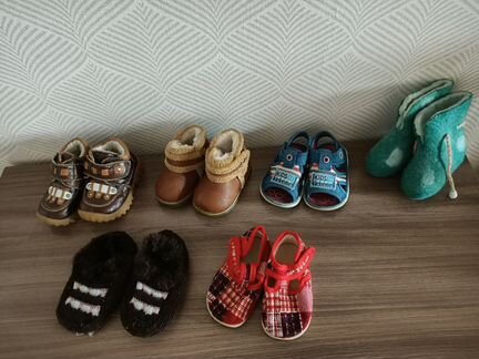 Продам новые детские ботинки, сандали, тапочки до