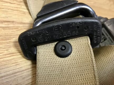 Передний ремень безопасности Mercedes 211 219