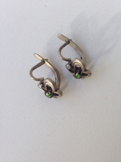 Серьги в виде бабочки с камушками