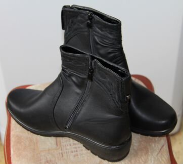 Сапожки демисезонные новые