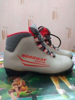 Лыжные ботинки