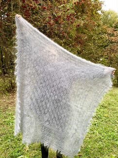 Оренбургский серый подарочный пуховый платок 140см