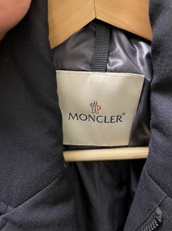 Moncler пуховое пальто (шерсть и пух)