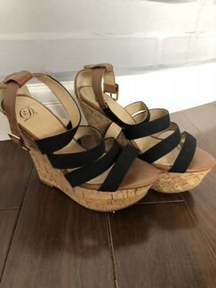 Босоножки новые