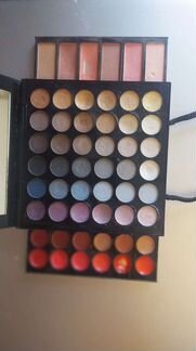 Палитра теней, румян, помад Летуаль