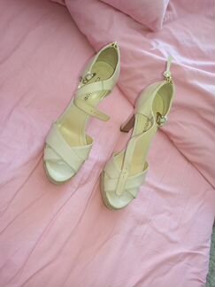 Босоножки кожа лак