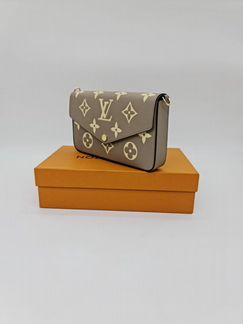Клатч Louis Vuitton