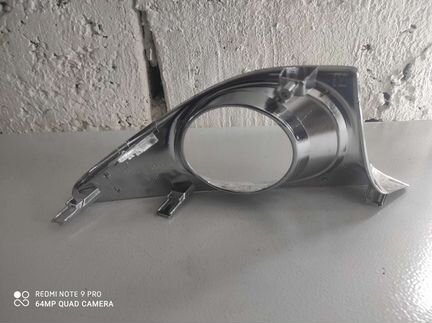 Окантовка туманки Toyota Camry 2011-2014