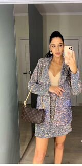 Праздничный костюм в пайетках