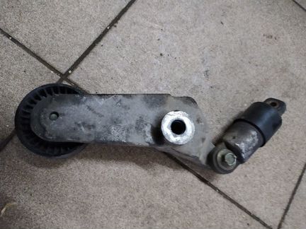 Натяжник приводного ремня двс 1ZZ-FE Toyota