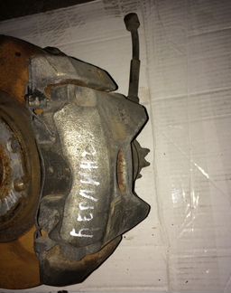 Тормозной диск суппорт кулак поворотный Berlingo