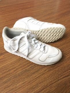 Белые кожаные кроссовки Adidas 35