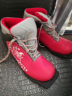 Лыжные ботинки 35 размера