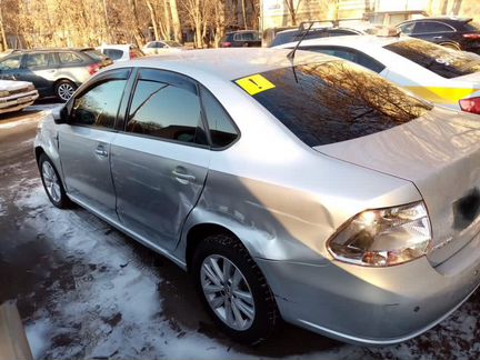 Volkswagen Polo 1.6 AT, 2014, битый, 80 792 км