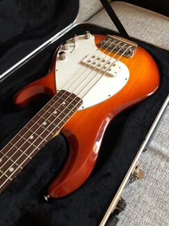 MusicMan Stingray 5 Honeyburst (USA 1999)