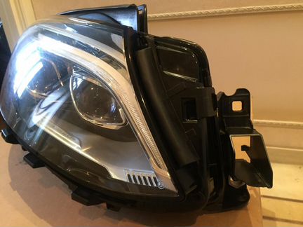 Фара на Mercedes-Benz GLE 350d