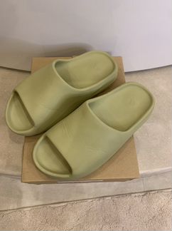 Adidas yeezy slide (resin)
