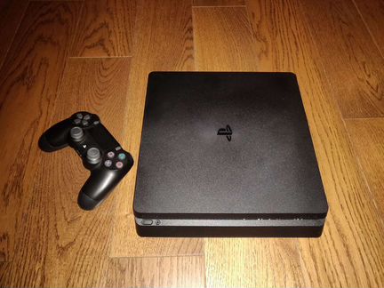 PS4 Slim + 2 джойстика и игры