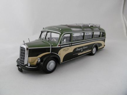 Mercedes-Benz minichamps 1-43