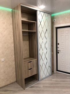 Шкаф купе с зеркальными створками шелкография