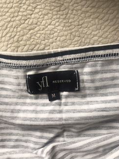 Платье с открытыми плечами