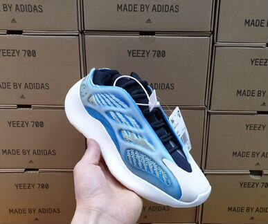Adidas Yeezy Boost 700 V3