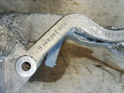 Кронштейн генератора 03H260089G