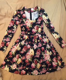 Платье с пышной юбкой