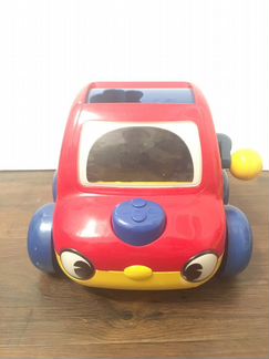 Игрушечная машинка