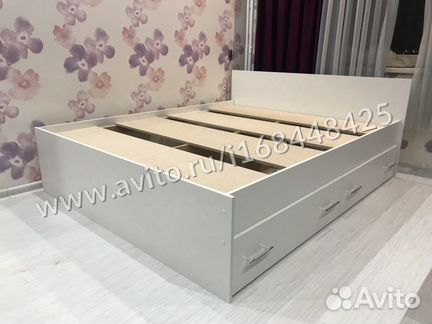 Кровать