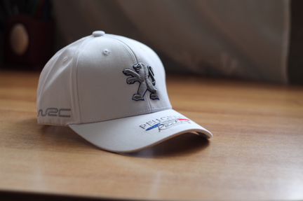 Новая бейсболка (кепка) Peugeot Пежо белая