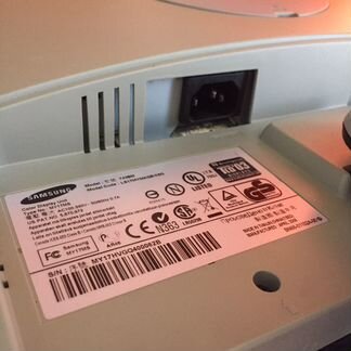 Монитор Samsung