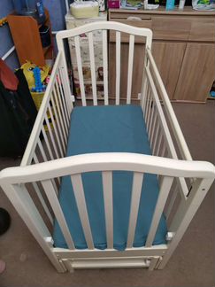 Детская кровать с продольным маятником Лаура 2